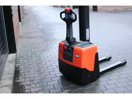 Wózek wysokiego podnoszenia 2019  Toyota HWE100 stapelaar elektrische maar 401 uur!! (9)