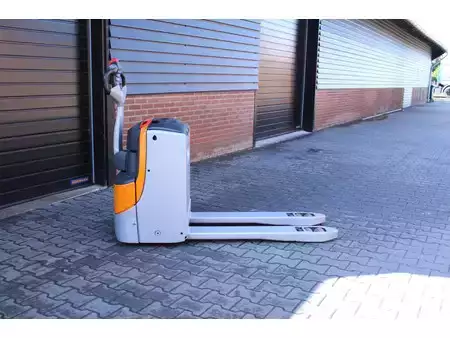 Nízkozdvižný vozík 2015  Still exu20 palletwagen elektrische 506 uur (1)
