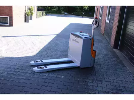 Nízkozdvižný vozík 2015  Still exu20 palletwagen elektrische 506 uur (2)