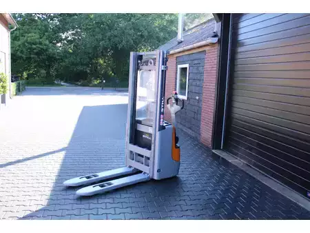 Stacker pedestre 2021  Still exv12 stapelaar elektrische bj 2021 (2)
