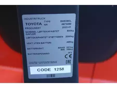 Ruční vysokozdvižný vozík 2022  Toyota SWE080L stapelaar elektrische bj 2022met pompwagen functie (11)