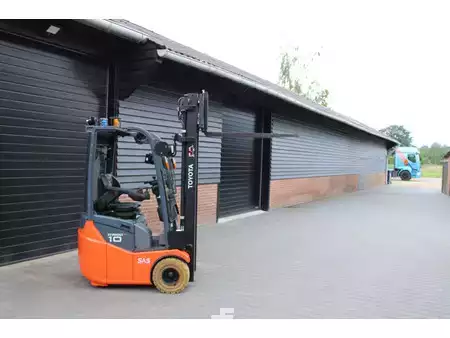 Sähkö - 3 pyör 2020  Toyota 7FBEST10 heftruck elektrische triplex sidesift (8)