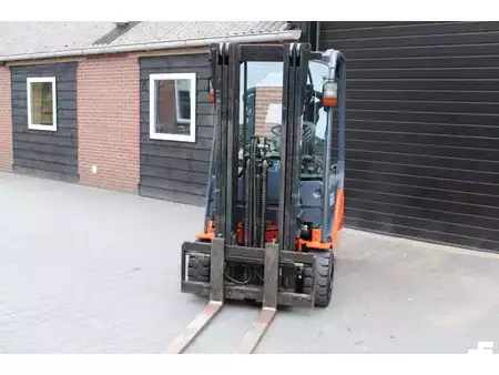Eléctrico - 4 rodas 2014  Toyota 8FBET20 heftruck elektrische triplex sideshift (7)