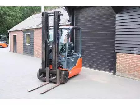 Eléctrico - 3 rodas 2017  Toyota 8FBET16T heftruck elektrische triplex 6962 uur sideshift (7)