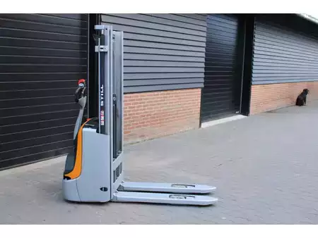 Stacker pedestre 2018  Still exv12 stapelaar elektrische freelift bj 2018 (1)