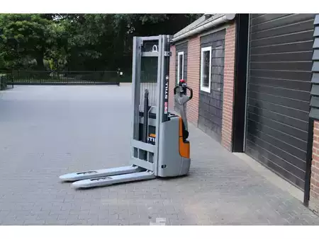 Stacker pedestre 2018  Still exv12 stapelaar elektrische freelift bj 2018 (2)