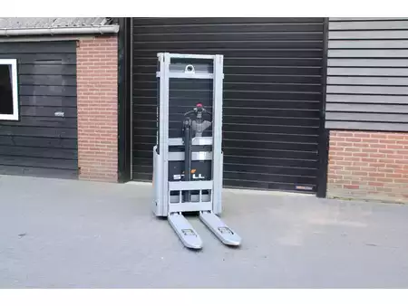 Stacker pedestre 2018  Still exv12 stapelaar elektrische freelift bj 2018 (6)
