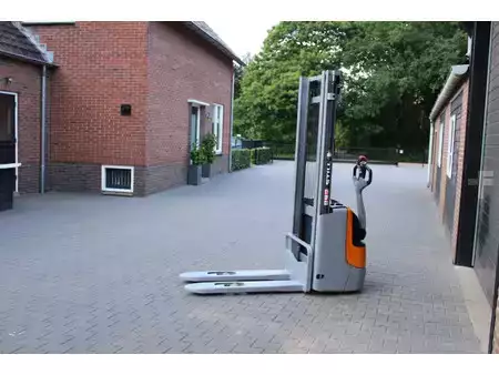 Gerbeurs 2022  Still exv10 stapelaar elektrische bj 2022 (2)