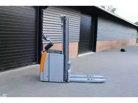 Stapelaars 2019  Still exv-sf20i stapelaar elektrische triplex pompwagen functie (1)