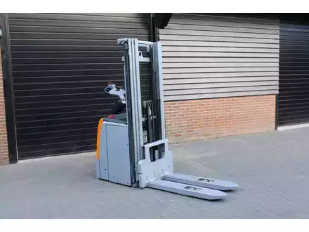 Stapelaars 2019  Still exv-sf20i stapelaar elektrische triplex pompwagen functie (10)