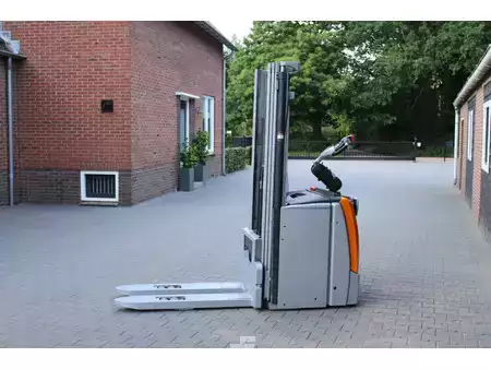 Stapelaars 2019  Still exv-sf20i stapelaar elektrische triplex pompwagen functie (2)