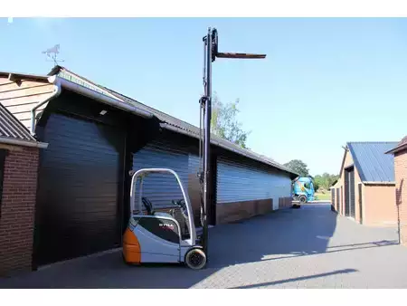 Sähkö - 4 pyör 2015  Still RX20 18 heftruck elektrische triplex sideshift (10)