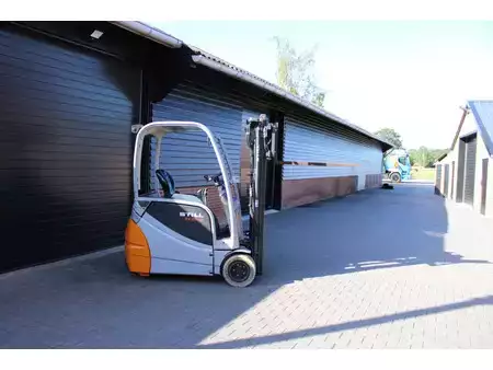Sähkö - 4 pyör 2015  Still RX20 18 heftruck elektrische triplex sideshift (9)