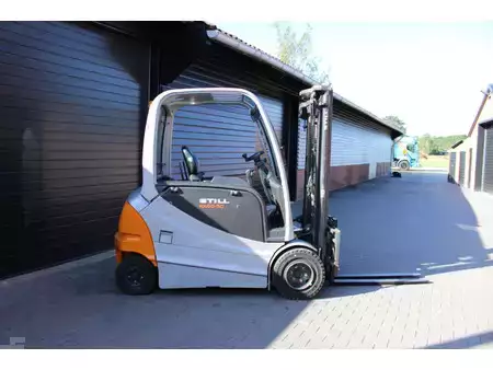 4-wiel elektrische heftrucks 2010  Still RX60 30 heftruck elektrische triplex sideshift (1)