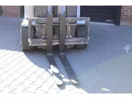 4-wiel elektrische heftrucks 2010  Still RX60 30 heftruck elektrische triplex sideshift (10)