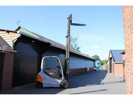 4-wiel elektrische heftrucks 2010  Still RX60 30 heftruck elektrische triplex sideshift (12)