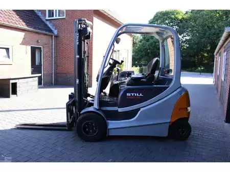 4-wiel elektrische heftrucks 2010  Still RX60 30 heftruck elektrische triplex sideshift (2)