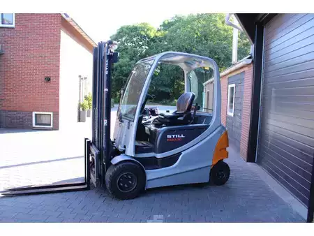 4-wiel elektrische heftrucks 2010  Still RX60 30 heftruck elektrische triplex sideshift (4)