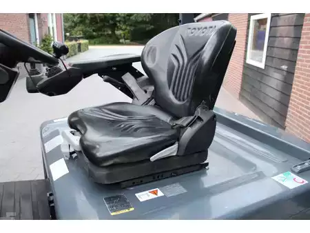 Sähkö - 4 pyör 2018  Toyota 8FBMKT25 heftruck elektrische triplex sidesift lepelversteling (15)