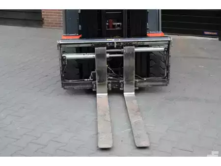 Sähkö - 4 pyör 2018  Toyota 8FBMKT25 heftruck elektrische triplex sidesift lepelversteling (6)