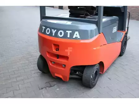 Sähkö - 4 pyör 2017  Toyota 8FBMKT25 heftruck elektrische triplex sidesift 4888 uur (4)