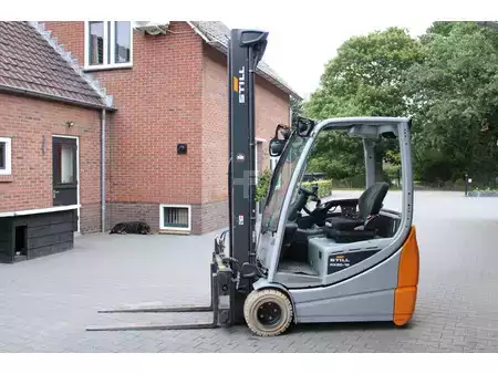 3-wiel elektrische heftrucks 2019  Still RX20 16 heftruck elektrische triplex lepelverstelling sideshift (2)