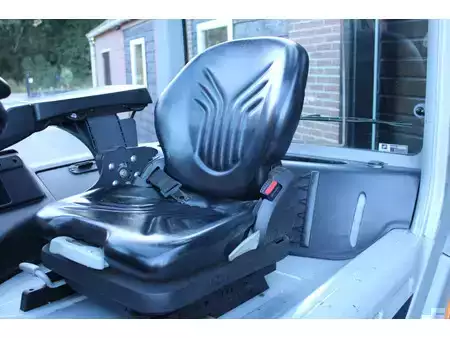 Electric - 4 wheels 2017  Still RX60 25 heftruck elektrische triplex sideshift lepelversteling (17)