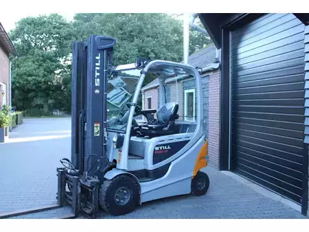 Electric - 4 wheels 2017  Still RX60 25 heftruck elektrische triplex sideshift lepelversteling (4)