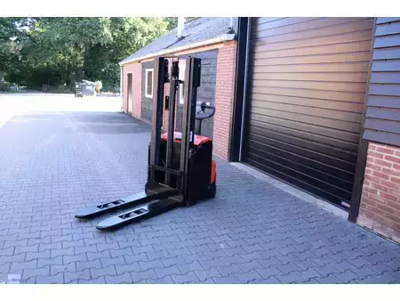 Pinontavaunu 2016  BT SWE120 stapelaar elektrische met 1330 uur (7)