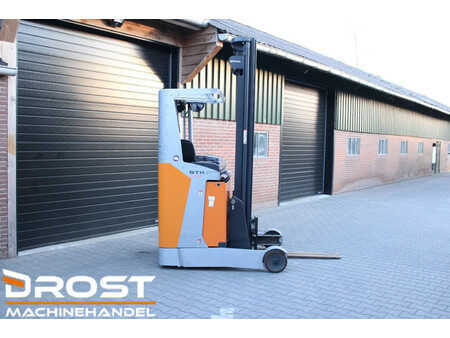 Chariots à mât rétractable 2017  Still FM-X12 reachtruck elektrische triplex sideshift freelift (1)