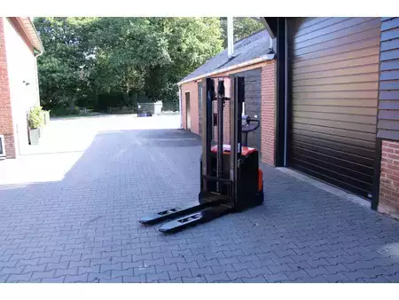 Pinontavaunu 2016  BT SWE120 stapelaar elektrische met 477 uur (2)
