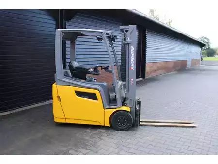 Elektryczne 3-kołowe 2020  Jungheinrich EFG216 heftruck elektrische freelift triplex sideshift (1)