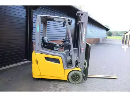 Elektryczne 3-kołowe 2021  Jungheinrich EFG215 heftruck elektrische freelift triplex sideshift (1)