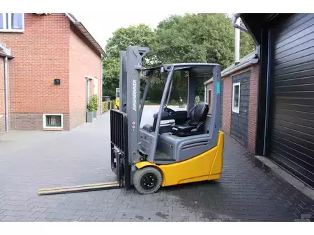Elektryczne 3-kołowe 2021  Jungheinrich EFG215 heftruck elektrische freelift triplex sideshift (4)