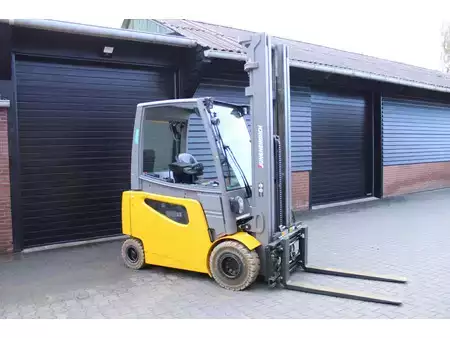 Chariots électriques à 4 roues 2017  Jungheinrich EFG425ks heftruck elektrische triplex lepelversteling sideshift (6)