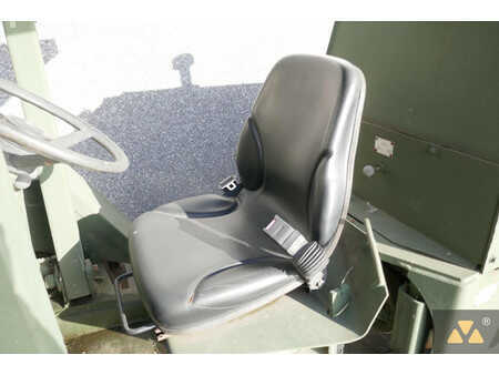 Terrängtruck 2002  Case M4K Ex-army (34)