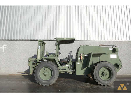Terénní vysokozdvižný vozík 2002  Case M4K Ex-army (4)