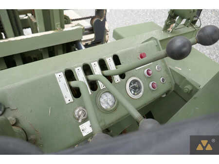Terrängtruck 2002  Case M4K Ex-army (33)