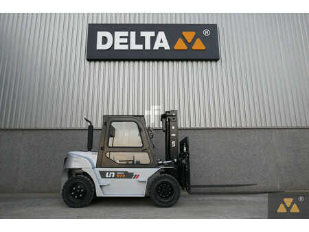Carretilla elevadora diésel 2025  UN Forklift FD70T-NJB3 (2)