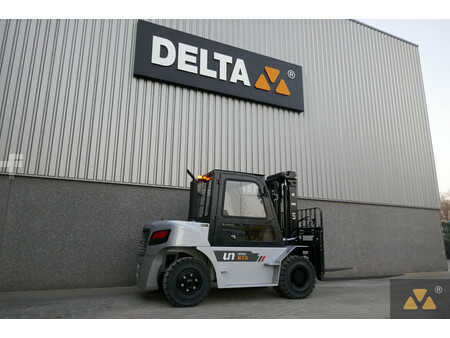 Carretilla elevadora diésel 2025  UN Forklift FD70T-NJB3 (6)