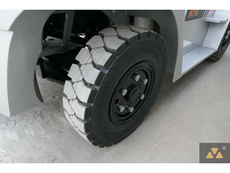 Carretilla elevadora diésel 2025  UN Forklift FD70T-NJB3 (23)