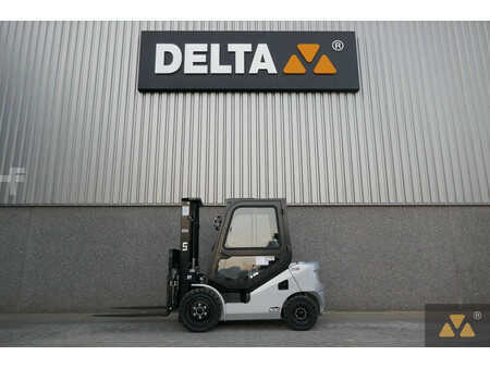 Carretilla elevadora diésel 2025  UN Forklift FD30T-NJB1 (1)