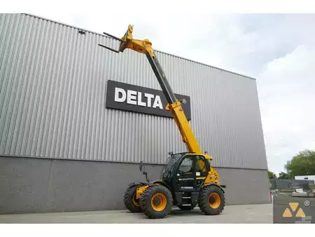 Manipulador fijo 2022  JCB 560-80 IND (10)