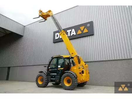 Manipulador fijo 2022  JCB 560-80 IND (11)