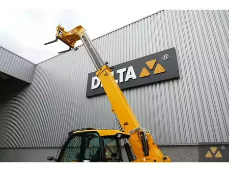 Manipulador fijo 2022  JCB 560-80 IND (14)