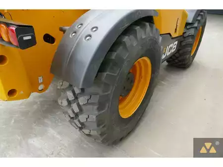Manipulador fijo 2022  JCB 560-80 IND (19)