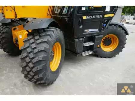 Manipulador fijo 2022  JCB 560-80 IND (21)