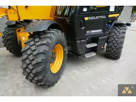 Manipulador fijo 2022  JCB 560-80 IND (23)