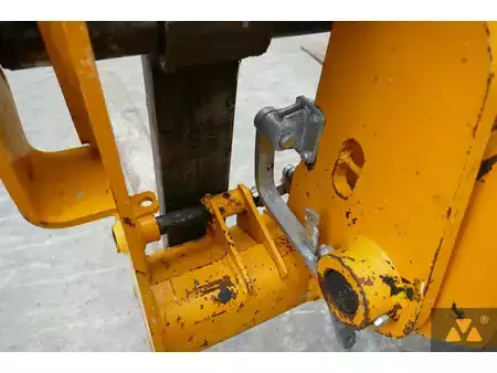 Manipulador fijo 2022  JCB 560-80 IND (27)