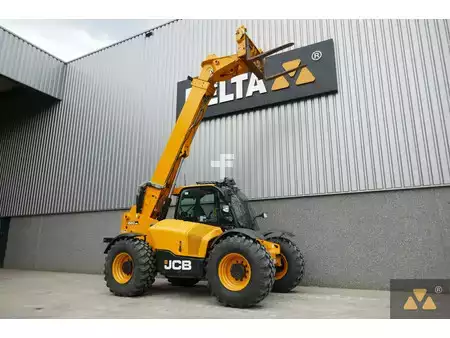 Manipulador fijo 2022  JCB 560-80 IND (3)